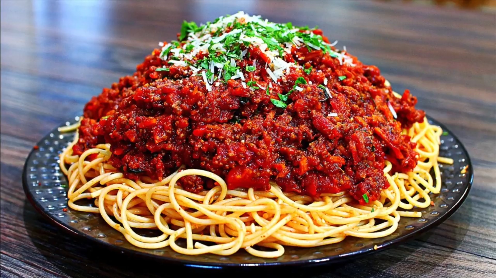 Spaghetti Bolognese Italian Pasta Recipe (VIDEO) Tasty Food Recipes