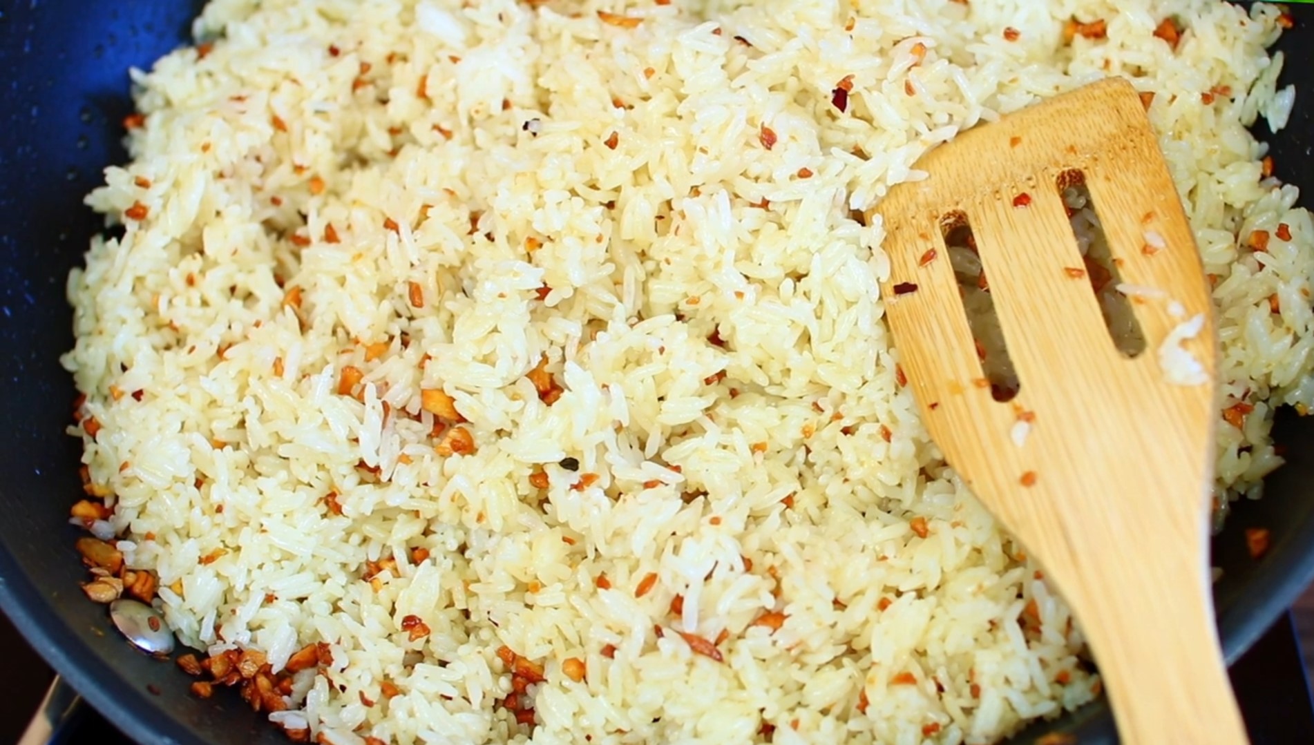 Easy Garlic Fried Rice Recipe