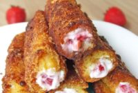 Strawberry French Toast Roll Ups